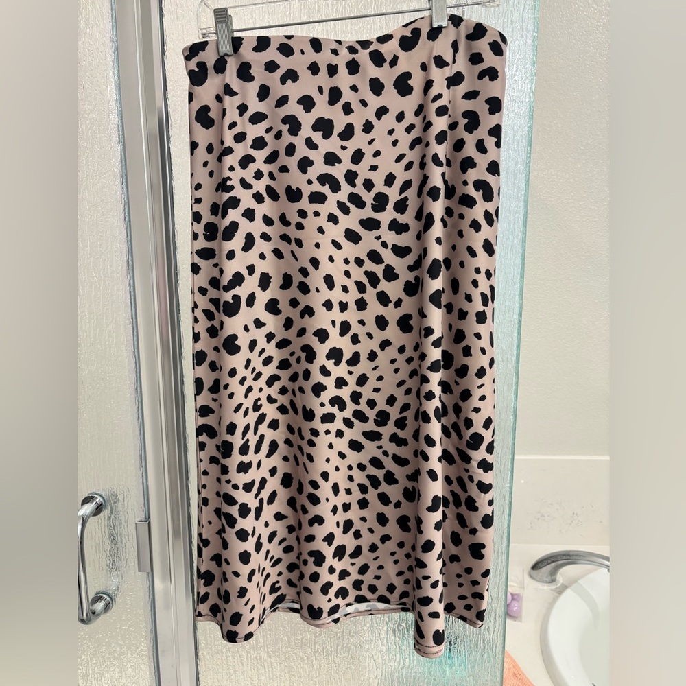 Animal Print Women's Skirt Sz L NWOT